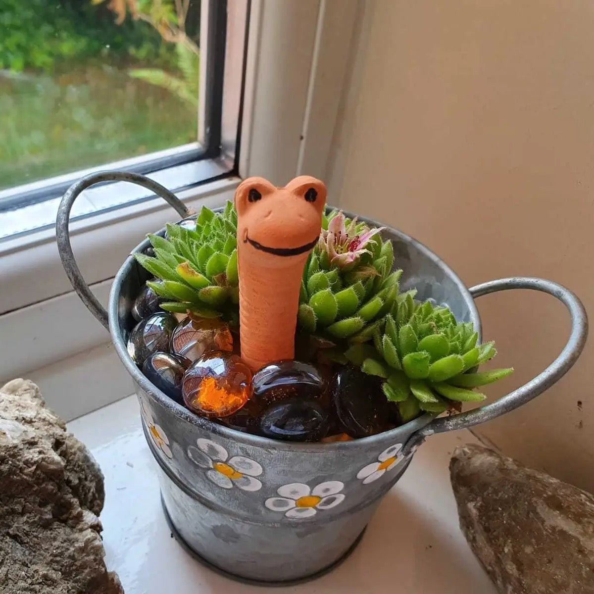 e-pots - Willy Worm - Novelty Pot Decoration and Water Sensor Mini