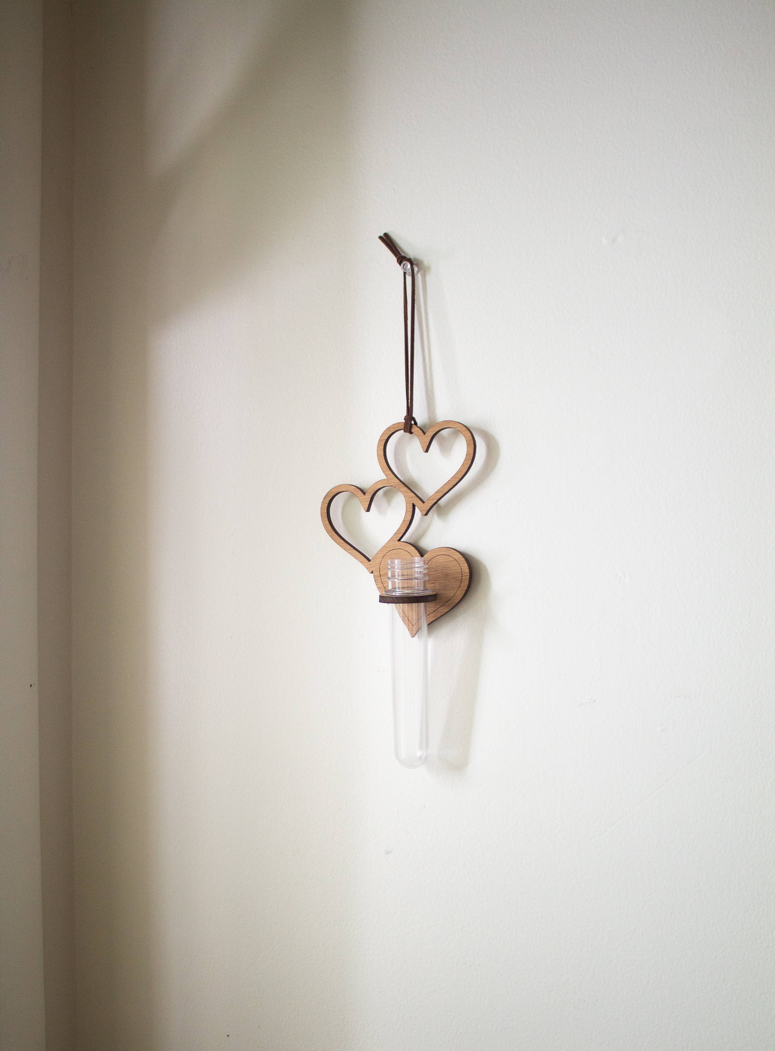 1 Tube Heart Hanging Propagation Station