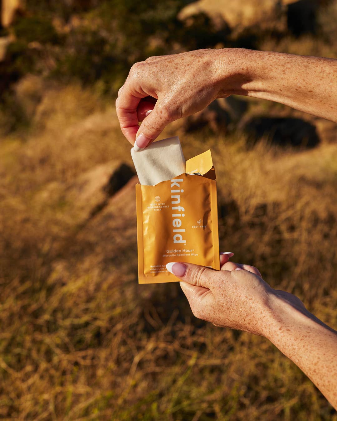 Kinfield- Golden Hour Wipes  Natural Mosquito Repellent